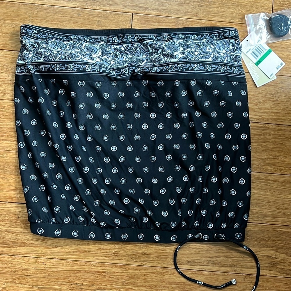 NEW MICHAEL Michael KORS Black Gray White Swim Top sz L